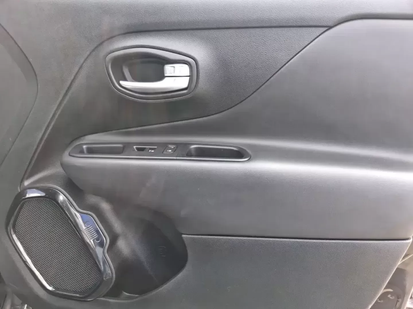 2017 Jeep Renegade Altitude 4x4 (ZACCJBBBXHP) with an 2.4L L4 DOHC 16V engine, 6M transmission, located at 4508 South Dixie Dr, Moraine, OH, 45439, (937) 908-9800, 39.689976, -84.218452 - Picture your next Ohio weekend: loading up the gear for a quick getaway to Carillon Historical Park, meeting friends near The Greene for dinner, or taking the scenic back roads out toward Caesar Creek-without worrying about the weather. This 2017 Jeep Renegade Altitude 4x4 is built for real-life ver - Photo#20