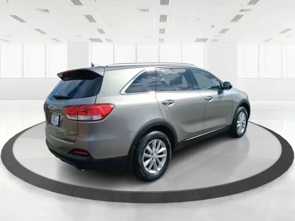 2018 Kia Sorento 2.4L LX (5XYPG4A33JG) with an 2.4L I-4 gasoline direct injection engine, 6A transmission, located at 1184 Kauffman Ave, Fairborn, OH, 45324, (937) 908-9800, 39.807072, -84.030914 - Need one SUV that can handle school drop-offs in the morning, a long commute down I675 in the afternoon, and a weekend road trip to the National Museum of the U.S. Air Force without feeling cramped? This 2018 Kia Sorento LX is built for real-life schedules-comfortable, practical, and ready for every - Photo#2