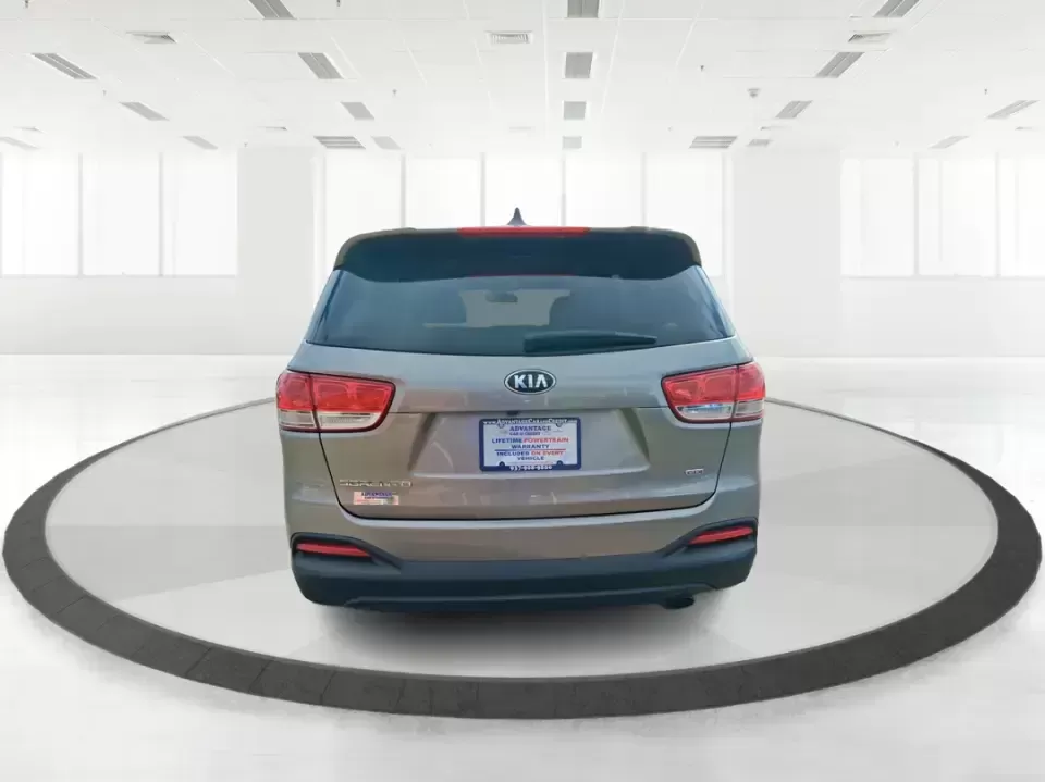 2018 Kia Sorento 2.4L LX (5XYPG4A33JG) with an 2.4L I-4 gasoline direct injection engine, 6A transmission, located at 1184 Kauffman Ave, Fairborn, OH, 45324, (937) 908-9800, 39.807072, -84.030914 - Need one SUV that can handle school drop-offs in the morning, a long commute down I675 in the afternoon, and a weekend road trip to the National Museum of the U.S. Air Force without feeling cramped? This 2018 Kia Sorento LX is built for real-life schedules-comfortable, practical, and ready for every - Photo#3