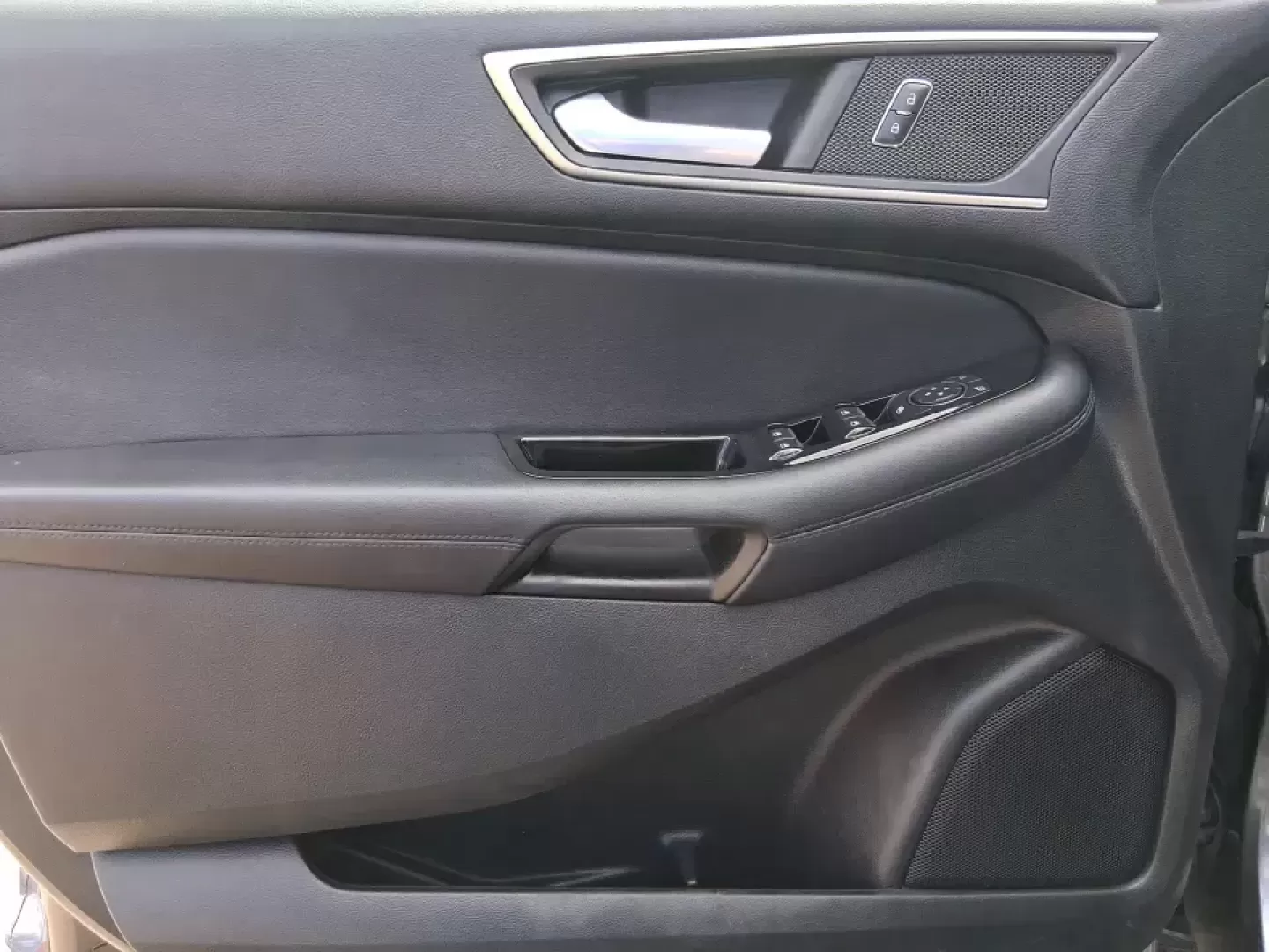 2017 Ford Edge SEL (2FMPK4J94HB) with an 2.0L L4 DOHC 16V engine, 6A transmission, located at 401 Woodman Dr, Riverside, OH, 45431, (937) 908-9800, 39.760899, -84.123421 - Picture your next week going smoother: an SUV that's ready for the school run, the I675 commute, and a spontaneous weekend escape to Carillon Historical Park or a family day at the National Museum of the U.S. Air Force. This 2017 Ford Edge SEL in Magnetic Metallic is built for real life in the Miami - Photo#20