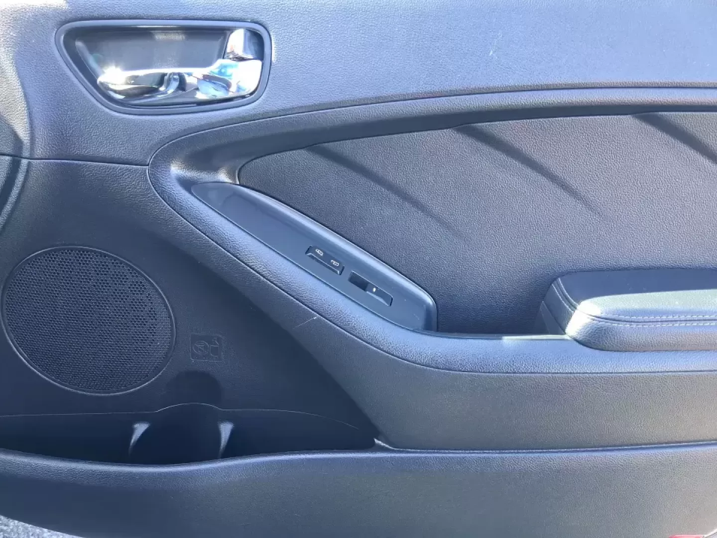 2016 Kia Forte LX (KNAFX4A63G5) with an 1.8L I-4 DOHC engine, 6-Speed Automatic transmission, located at 1951 S Dayton Lakeview Rd., New Carlisle, OH, 45344, (937) 908-9800, 39.890999, -84.050255 - Need a dependable commuter that still feels comfortable for weekend plans around the Miami Valley? This **2016 Kia Forte LX** in **Steel Blue Metallic** is a smart, budget-friendly sedan that fits real life in **Fairborn, Ohio**-whether you're driving to Wright-Patterson AFB, heading to class, or cr - Photo#18