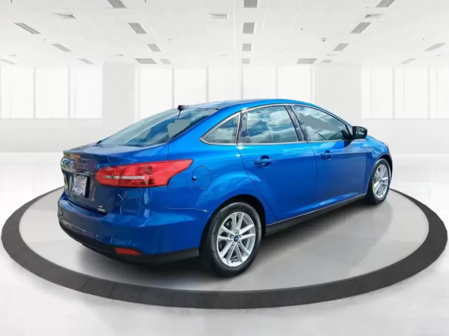 2018 Ford Focus SE (1FADP3FE4JL) with an 1.0L L3 engine, Automatic transmission, located at 1951 S Dayton Lakeview Rd., New Carlisle, OH, 45344, (937) 908-9800, 39.890999, -84.050255 - Need a dependable commuter that's easy to park downtown, comfortable on I70, and efficient enough for everyday errands from Meijer runs to school drop-offs? This 2018 Ford Focus SE sedan is a smart, budget-friendly choice for life in and around New Carlisle, offering modern tech, confidence-inspirin - Photo#2