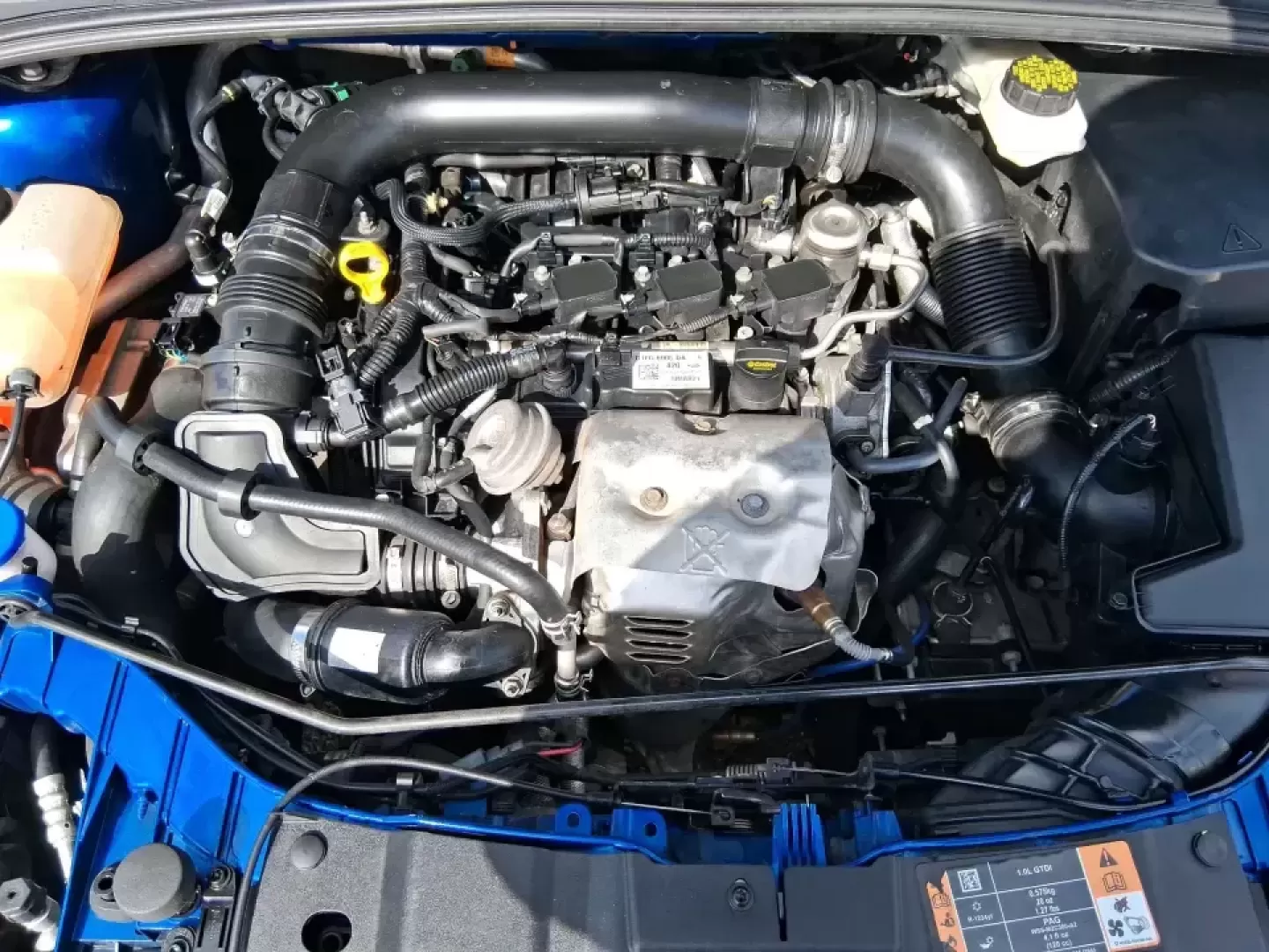 2018 Ford Focus SE (1FADP3FE4JL) with an 1.0L L3 engine, Automatic transmission, located at 1951 S Dayton Lakeview Rd., New Carlisle, OH, 45344, (937) 908-9800, 39.890999, -84.050255 - Need a dependable commuter that's easy to park downtown, comfortable on I70, and efficient enough for everyday errands from Meijer runs to school drop-offs? This 2018 Ford Focus SE sedan is a smart, budget-friendly choice for life in and around New Carlisle, offering modern tech, confidence-inspirin - Photo#11