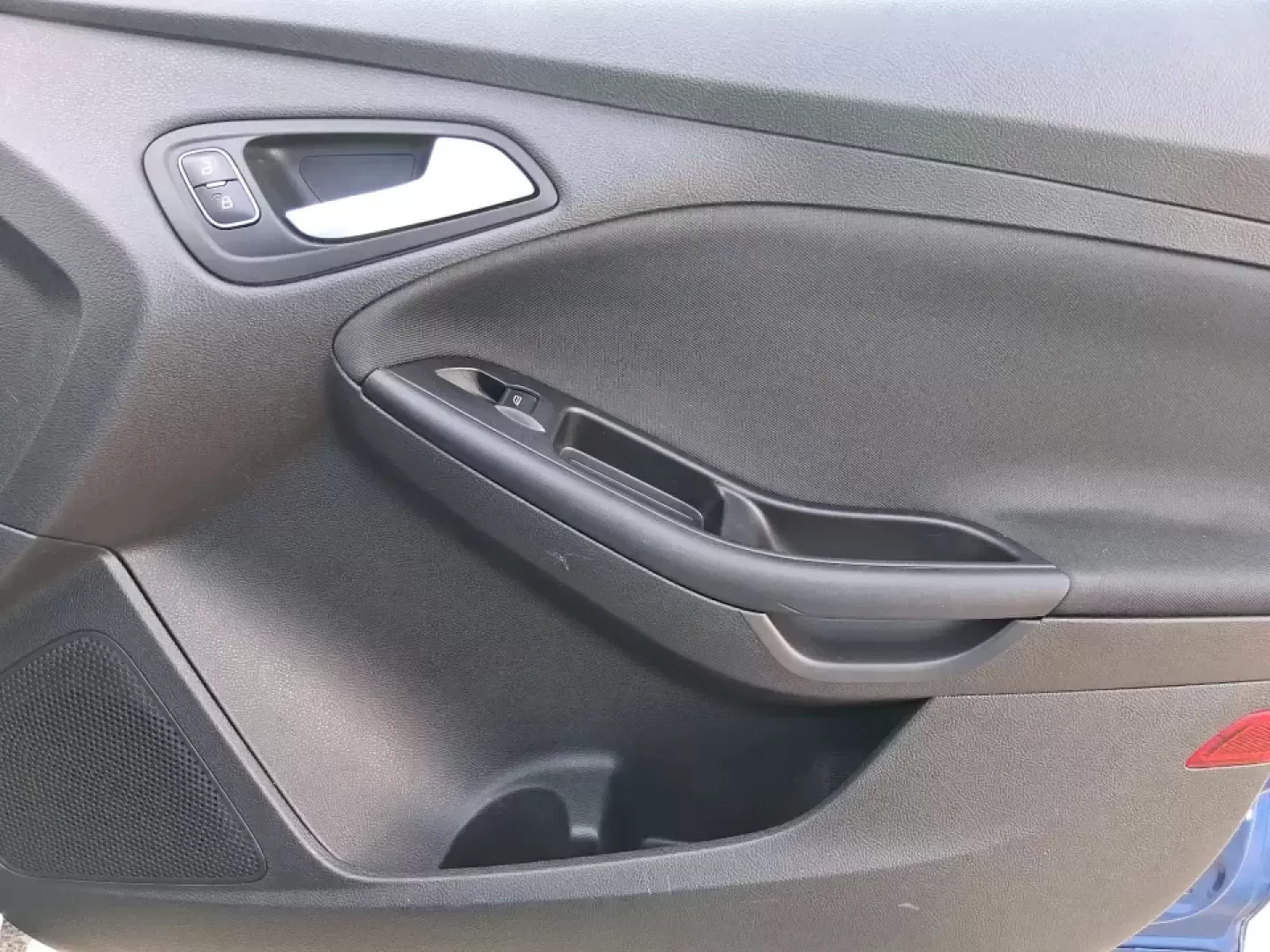 2018 Ford Focus SE (1FADP3FE4JL) with an 1.0L L3 engine, Automatic transmission, located at 1951 S Dayton Lakeview Rd., New Carlisle, OH, 45344, (937) 908-9800, 39.890999, -84.050255 - Need a dependable commuter that's easy to park downtown, comfortable on I70, and efficient enough for everyday errands from Meijer runs to school drop-offs? This 2018 Ford Focus SE sedan is a smart, budget-friendly choice for life in and around New Carlisle, offering modern tech, confidence-inspirin - Photo#19