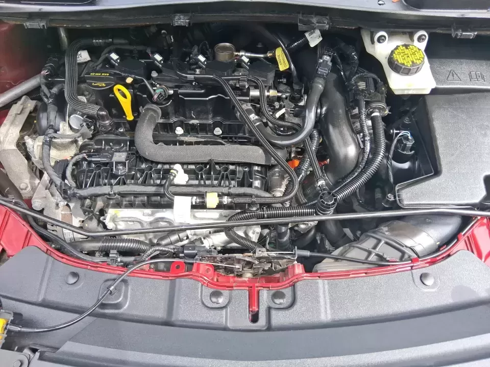 2018 Ford Escape SEL (1FMCU9HD2JU) with an 1.5L L4 DOHC 16V engine, 6A transmission, located at 401 Woodman Dr, Riverside, OH, 45431, (937) 908-9800, 39.760899, -84.123421 - Need a do-it-all SUV that can handle the weekday commute on I-675, quick school drop-offs near Wright-Patterson AFB, and spontaneous weekend getaways to Carillon Historical Park or a lap around Eastwood MetroPark? This 2018 Ford Escape SEL in Ruby Red Metallic Tinted Clearcoat is built for real-life - Photo#11