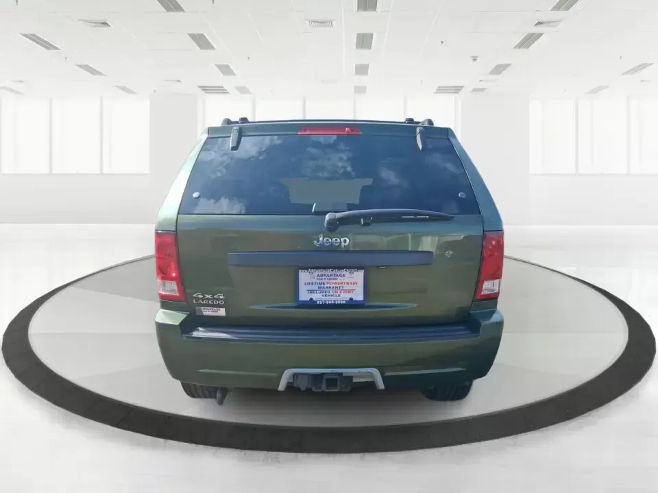 2007 Jeep Grand Cherokee Laredo (1J8GR48K47C) with an 3.7L V6 SOHC 12V engine, 5-Speed Automatic Overdrive transmission, located at 880 E. National Road, Vandalia, OH, 45377, (937) 908-9800, 39.891918, -84.183594 - Weekend getaways to the trails, winter commutes on slick Ohio roads, and family errands across town all get easier when you're in a capable SUV with true 4WD confidence. This **2007 Jeep Grand Cherokee Laredo** is built for drivers who want classic Jeep utility without giving up everyday comfort-ide - Photo#3