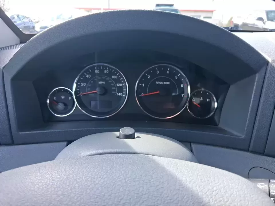 2007 Jeep Grand Cherokee Laredo (1J8GR48K47C) with an 3.7L V6 SOHC 12V engine, 5-Speed Automatic Overdrive transmission, located at 880 E. National Road, Vandalia, OH, 45377, (937) 908-9800, 39.891918, -84.183594 - Weekend getaways to the trails, winter commutes on slick Ohio roads, and family errands across town all get easier when you're in a capable SUV with true 4WD confidence. This **2007 Jeep Grand Cherokee Laredo** is built for drivers who want classic Jeep utility without giving up everyday comfort-ide - Photo#15