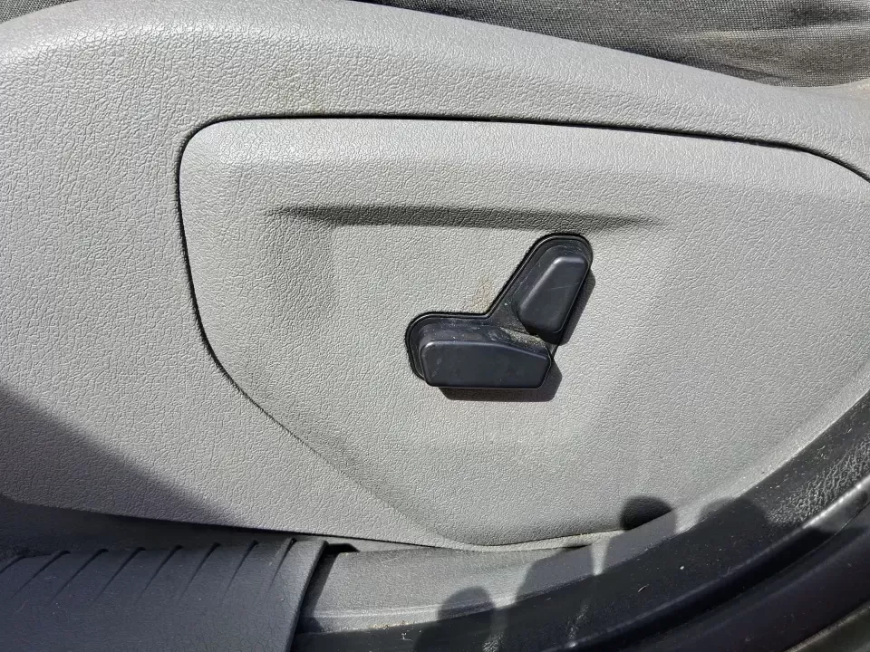 2007 Jeep Grand Cherokee Laredo (1J8GR48K47C) with an 3.7L V6 SOHC 12V engine, 5-Speed Automatic Overdrive transmission, located at 880 E. National Road, Vandalia, OH, 45377, (937) 908-9800, 39.891918, -84.183594 - Weekend getaways to the trails, winter commutes on slick Ohio roads, and family errands across town all get easier when you're in a capable SUV with true 4WD confidence. This **2007 Jeep Grand Cherokee Laredo** is built for drivers who want classic Jeep utility without giving up everyday comfort-ide - Photo#17