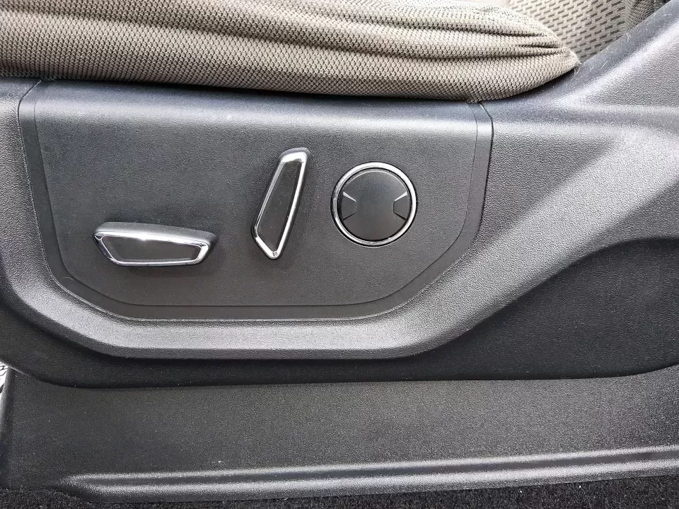 2016 Ford F-150 XLT (1FTEW1EG3GF) with an 3.5L V6 TURBO engine, 6A transmission, located at 1951 S Dayton Lakeview Rd., New Carlisle, OH, 45344, (937) 908-9800, 39.890999, -84.050255 - Need a truck that can handle Ohio workweeks and still be ready for a weekend run to Buck Creek State Park or a tailgate near Wright State? This 2016 Ford F-150 XLT Crew Cab is built for real life-hauling gear, towing toys, commuting down I-70, and keeping everyone comfortable when the weather turns. - Photo#17