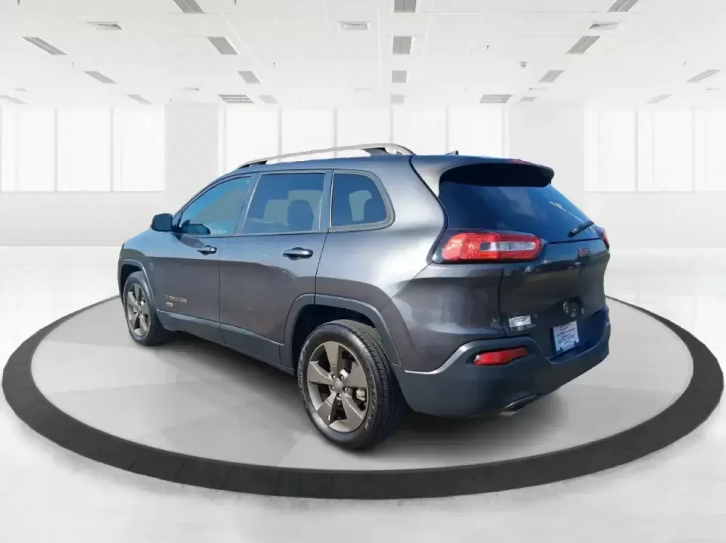 2016 Jeep Cherokee 75th Anniversary (1C4PJLCB9GW) with an 2.4L L4 DOHC 16V engine, 9A transmission, located at 401 Woodman Dr, Riverside, OH, 45431, (937) 908-9800, 39.760899, -84.123421 - Weekend road trips to Indian Lake, daily commutes down I75, or hauling sports gear across town-this **2016 Jeep Cherokee 75th Anniversary** is built for real life in West Central Ohio. With its versatile crossover footprint, confident Jeep attitude, and comfort-focused cabin, it's a smart pick for * - Photo#4