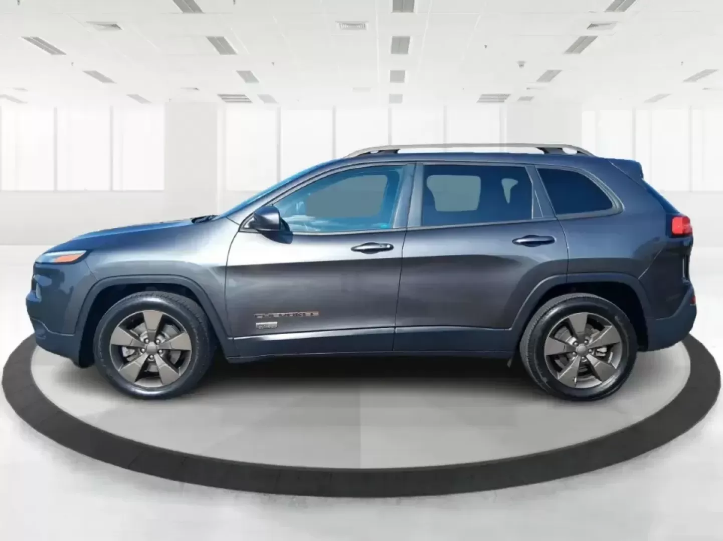 2016 Jeep Cherokee 75th Anniversary (1C4PJLCB9GW) with an 2.4L L4 DOHC 16V engine, 9A transmission, located at 401 Woodman Dr, Riverside, OH, 45431, (937) 908-9800, 39.760899, -84.123421 - Weekend road trips to Indian Lake, daily commutes down I75, or hauling sports gear across town-this **2016 Jeep Cherokee 75th Anniversary** is built for real life in West Central Ohio. With its versatile crossover footprint, confident Jeep attitude, and comfort-focused cabin, it's a smart pick for * - Photo#5