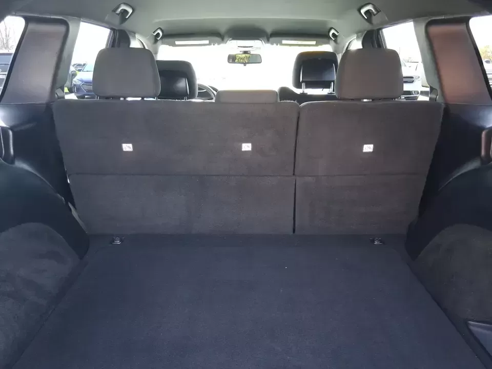 2015 Jeep Grand Cherokee Laredo (1C4RJFAG4FC) with an 3.6L V-6 DOHC engine, 8-Speed Automatic transmission, located at 1230 East Main St, Xenia, OH, 45385, (937) 908-9800, 39.688026, -83.910172 - Weekend getaways to Hocking Hills, confident winter drives to work, and comfortable family errands around town all get easier in a capable SUV like this 2015 Jeep Grand Cherokee Laredo 4WD. Finished in Maximum Steel Metallic Clearcoat, this Grand Cherokee blends rugged Jeep attitude with everyday co - Photo#12