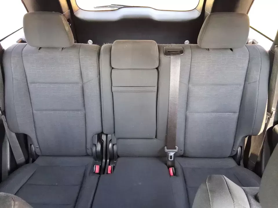 2015 Jeep Grand Cherokee Laredo (1C4RJFAG4FC) with an 3.6L V-6 DOHC engine, 8-Speed Automatic transmission, located at 1230 East Main St, Xenia, OH, 45385, (937) 908-9800, 39.688026, -83.910172 - Weekend getaways to Hocking Hills, confident winter drives to work, and comfortable family errands around town all get easier in a capable SUV like this 2015 Jeep Grand Cherokee Laredo 4WD. Finished in Maximum Steel Metallic Clearcoat, this Grand Cherokee blends rugged Jeep attitude with everyday co - Photo#14