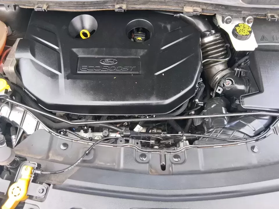 2018 Ford Escape Titanium (1FMCU9J94JU) with an EcoBoost 2L I-4 gasoline direct injection engine, 6A transmission, located at 4508 South Dixie Dr, Moraine, OH, 45439, (937) 908-9800, 39.689976, -84.218452 - Pack up the kids, load the groceries, or point the hood toward a weekend getaway-this 2018 Ford Escape Titanium is the kind of compact SUV that fits real life in Moraine. With confident capability for Ohio weather and a comfortable, tech-forward cabin, it's ideal for long commutes down I-75, quick e - Photo#11