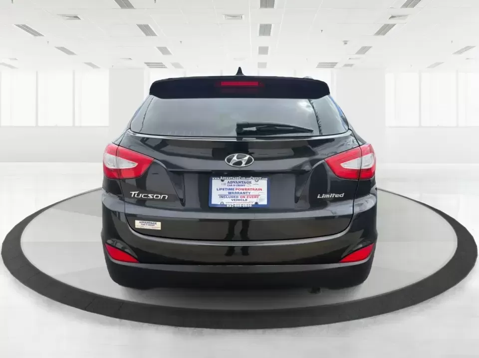 2015 Hyundai Tucson Limited (KM8JU3AG5FU) with an Theta II 2.4L I-4 gasoline direct injection engine, 6-Speed Automatic transmission, located at 8750 N County Rd 25A, Piqua, OH, 45356, (937) 908-9800, 40.164391, -84.232513 - Need a dependable SUV that fits real life-school drop-offs, long commutes up I75, and weekend getaways to Indian Lake or a quick lap around downtown Piqua? This 2015 Hyundai Tucson Limited is built for the everyday hustle with the comfort and tech that make each mile easier, whether you're running e - Photo#3