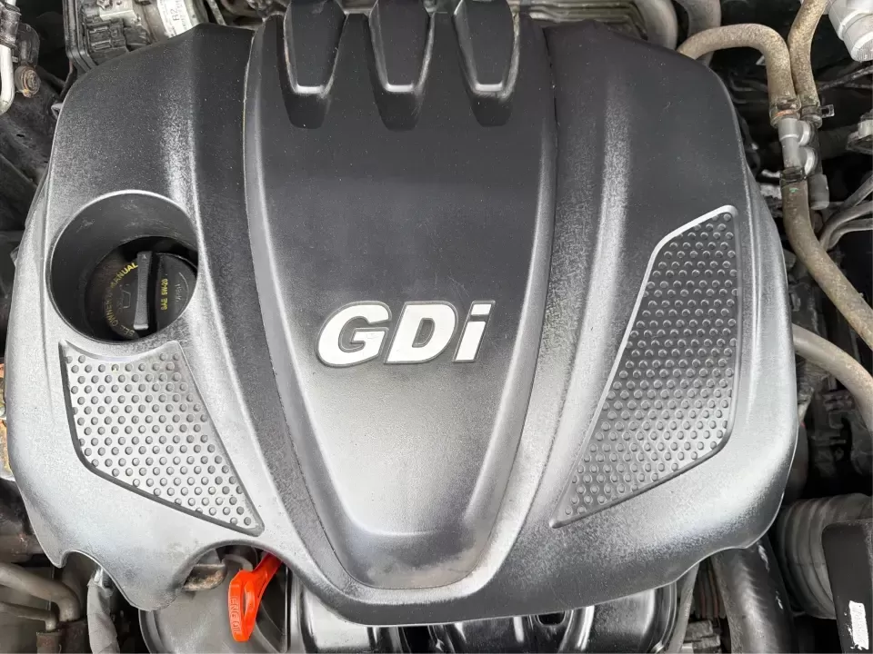 2015 Hyundai Tucson Limited (KM8JU3AG5FU) with an Theta II 2.4L I-4 gasoline direct injection engine, 6-Speed Automatic transmission, located at 8750 N County Rd 25A, Piqua, OH, 45356, (937) 908-9800, 40.164391, -84.232513 - Need a dependable SUV that fits real life-school drop-offs, long commutes up I75, and weekend getaways to Indian Lake or a quick lap around downtown Piqua? This 2015 Hyundai Tucson Limited is built for the everyday hustle with the comfort and tech that make each mile easier, whether you're running e - Photo#11