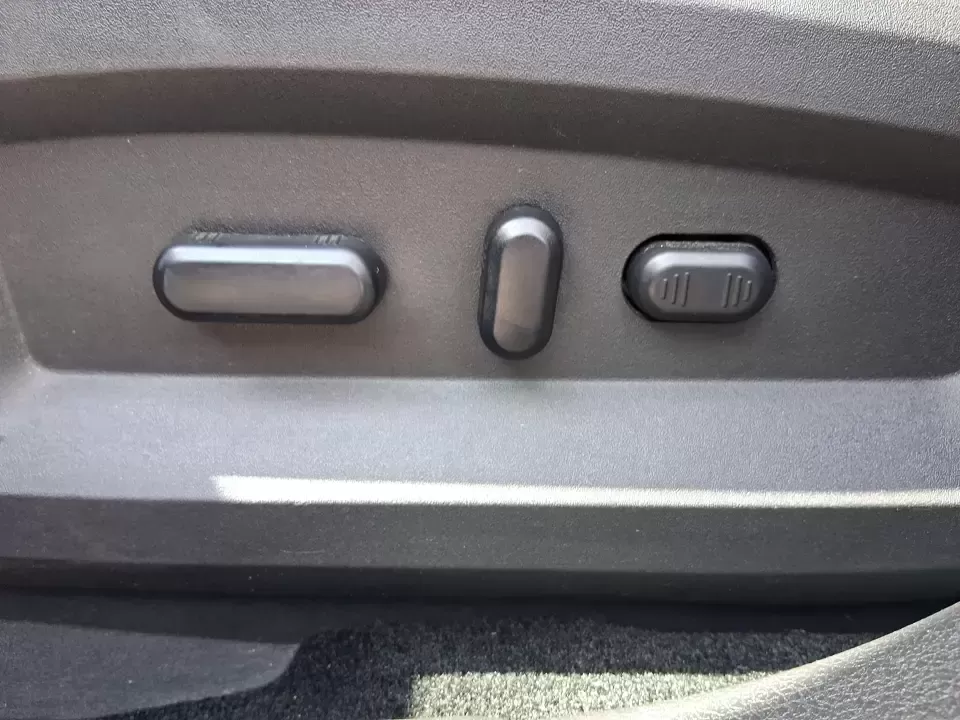 2013 Ford Edge SEL (2FMDK4JC3DB) with an 3.5L V-6 DOHC engine, 6-Speed Automatic transmission, located at 1099 N County Rd 25A , Troy, OH, 45373, (937) 908-9800, 40.057079, -84.212883 - Pack up the kids, cue up your favorite playlist, and point the nose toward a weekend getaway-this 2013 Ford Edge SEL is the kind of comfortable, confident SUV that fits real life in Troy, Ohio. Whether you're commuting up SR-25A, running after-school errands near downtown Troy, or loading up for a r - Photo#18