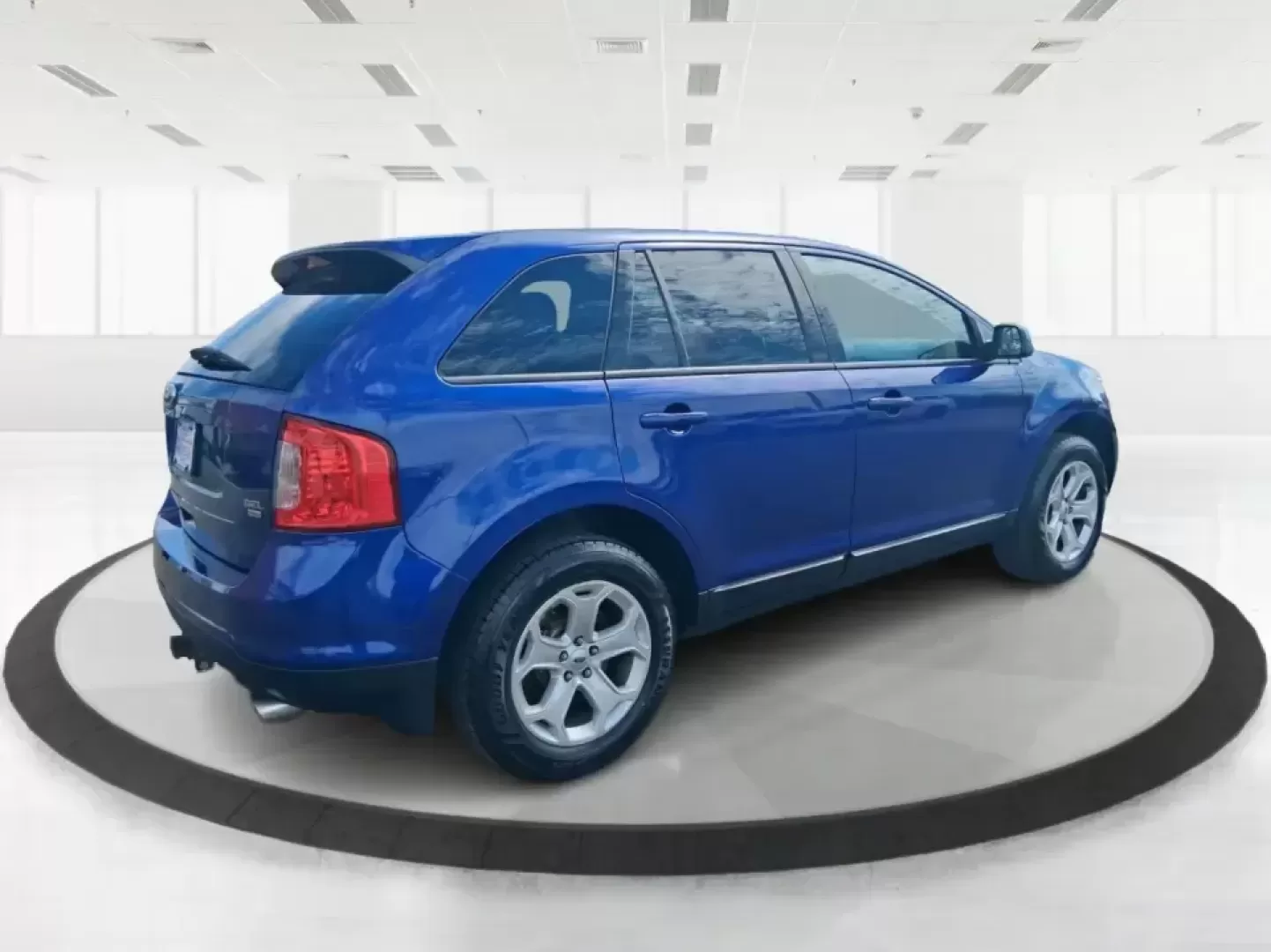 2013 Ford Edge SEL (2FMDK4JC3DB) with an 3.5L V-6 DOHC engine, 6-Speed Automatic transmission, located at 1230 East Main St, Xenia, OH, 45385, (937) 908-9800, 39.688026, -83.910172 - Pack up the kids, cue up your favorite playlist, and point the nose toward a weekend getaway-this 2013 Ford Edge SEL is the kind of comfortable, confident SUV that fits real life in Troy, Ohio. Whether you're commuting up SR-25A, running after-school errands near downtown Troy, or loading up for a r - Photo#2