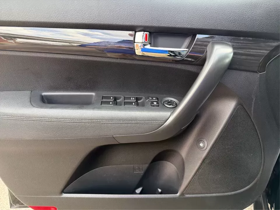 2012 Kia Sorento LX (5XYKT3A68CG) with an 2.4L I-4 gasoline direct injection engine, 6-Speed Automatic transmission, located at 1230 East Main St, Xenia, OH, 45385, (937) 908-9800, 39.688026, -83.910172 - Weekend getaways to John Bryan State Park, daily school drop-offs around Xenia, or an easy commute toward Beavercreek and Dayton-this Ebony Black 2012 Kia Sorento LX is the kind of SUV that fits real life. With practical space, confident road manners, and comfort features you'll appreciate on longer - Photo#17