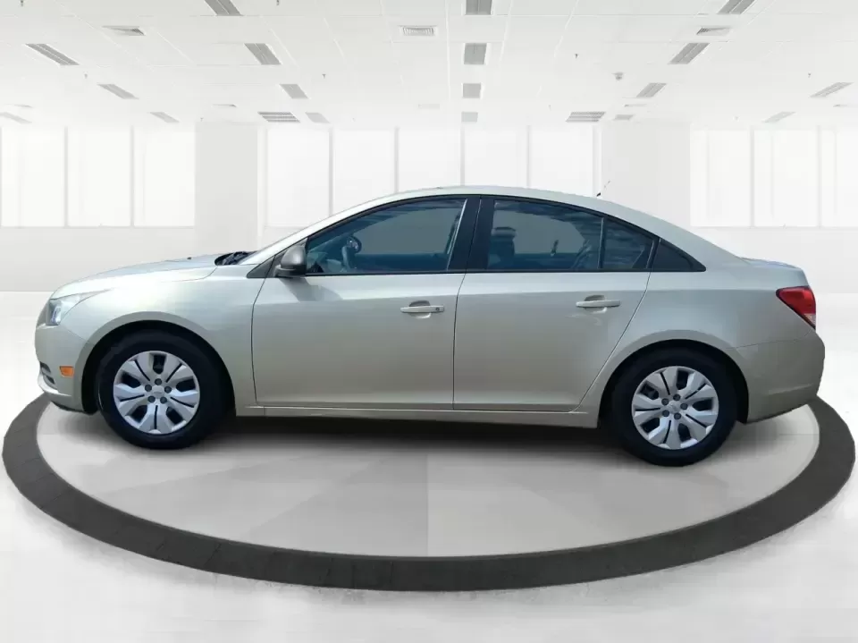 2013 Chevrolet Cruze LS Auto (1G1PA5SH4D7) with an ECOTEC 1.8L I-4 DOHC engine, 6-Speed Automatic transmission, located at 1184 Kauffman Ave, Fairborn, OH, 45324, (937) 908-9800, 39.807072, -84.030914 - Make your weekdays easier and your weekends more spontaneous with a sedan that's built for real life in Fairborn-whether you're commuting to Wright-Patterson AFB, running errands between Beavercreek and Huber Heights, or planning a quick road trip down I-675. This **2013 Chevrolet Cruze LS Auto** de - Photo#4