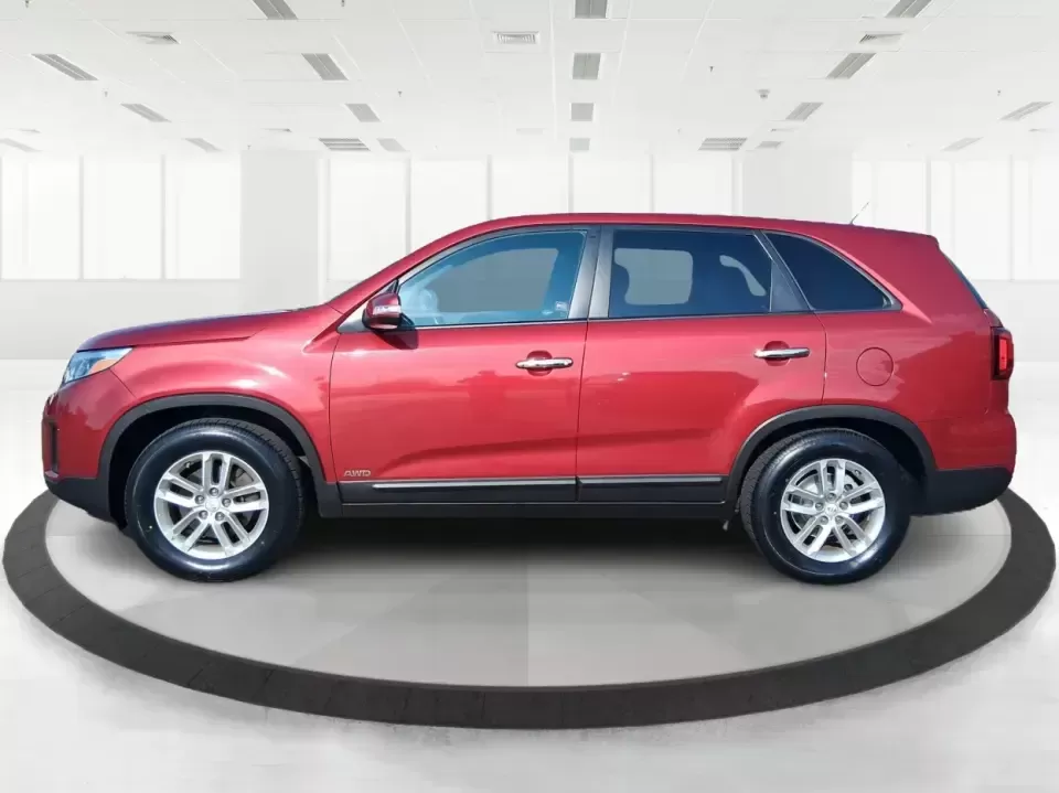2014 Kia Sorento LX (5XYKTCA65EG) with an 2.4L I-4 gasoline direct injection engine, 6-Speed Automatic transmission, located at 1230 East Main St, Xenia, OH, 45385, (937) 908-9800, 39.688026, -83.910172 - Need one SUV that can handle Ohio winters, school drop-offs, and spontaneous weekend getaways to Indian Lake or a day trip to Dayton? This 2014 Kia Sorento LX in eye-catching Remington Red Metallic is a practical, confidence-building choice for busy families, commuters, and adventure-minded drivers - Photo#5