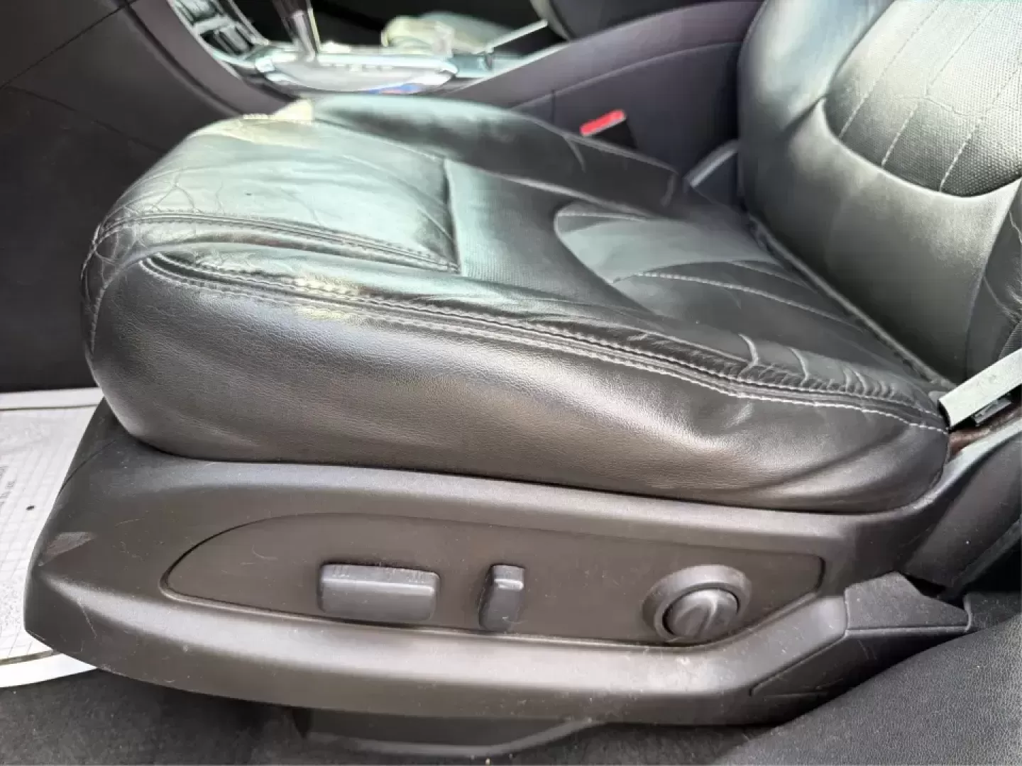 2015 Buick Enclave Leather (5GAKRBKDXFJ) with an 3.6L V-6 gasoline direct injection engine, 6-Speed Automatic Overdrive transmission, located at 1099 N County Rd 25A , Troy, OH, 45373, (937) 908-9800, 40.057079, -84.212883 - Pack up the kids, cue the road-trip playlist, and point your weekend plans toward somewhere fun-this 2015 Buick Enclave Leather in White Opal is built for real life in Troy, Ohio. Whether you're doing the school run, commuting up I75, or heading to the Dayton area for a family day out, the Enclave d - Photo#17