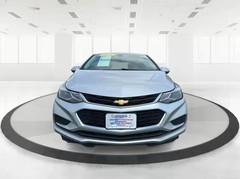 2018 Chevrolet Cruze LT Auto (3G1BE6SM8JS) with an 1.4L I-4 gasoline direct injection engine, 6A transmission, located at 880 E. National Road, Vandalia, OH, 45377, (937) 908-9800, 39.891918, -84.183594 - Pack the car, cue up your favorite playlist, and head out for a weekend getaway-this 2018 Chevrolet Cruze LT Auto Hatchback is the kind of practical, fuel-sipping daily driver that also shines for road trips, errands, and campus or work commutes around Vandalia. With its easy-to-park hatchback versa - Photo#7