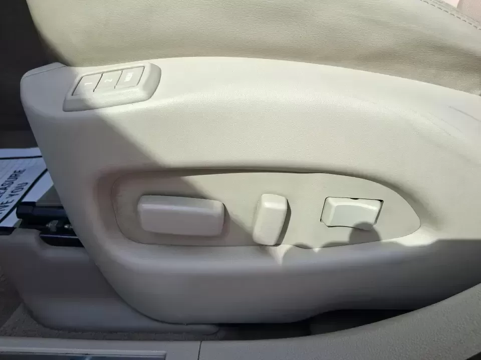 2011 Cadillac SRX Performance Collection (3GYFNEEY2BS) with an Ecotec 3L V-6 gasoline direct injection engine, 6-Speed Automatic transmission, located at 4508 South Dixie Dr, Moraine, OH, 45439, (937) 908-9800, 39.689976, -84.218452 - Picture your next road trip out of Moraine: the family loaded up, playlists ready, and plenty of space for sports gear, groceries, or weekend bags-without giving up comfort or style. This 2011 Cadillac SRX Performance Collection is the kind of SUV that fits real life in the Miami Valley: confident f - Photo#18