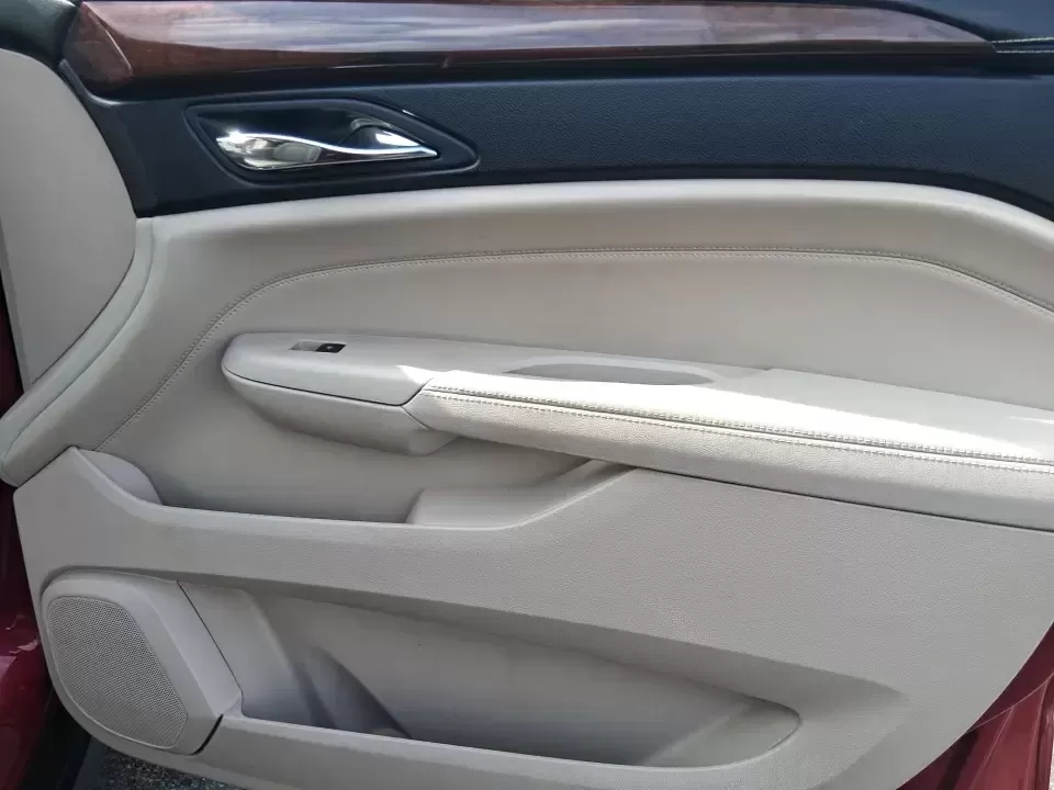 2011 Cadillac SRX Performance Collection (3GYFNEEY2BS) with an Ecotec 3L V-6 gasoline direct injection engine, 6-Speed Automatic transmission, located at 4508 South Dixie Dr, Moraine, OH, 45439, (937) 908-9800, 39.689976, -84.218452 - Picture your next road trip out of Moraine: the family loaded up, playlists ready, and plenty of space for sports gear, groceries, or weekend bags-without giving up comfort or style. This 2011 Cadillac SRX Performance Collection is the kind of SUV that fits real life in the Miami Valley: confident f - Photo#20