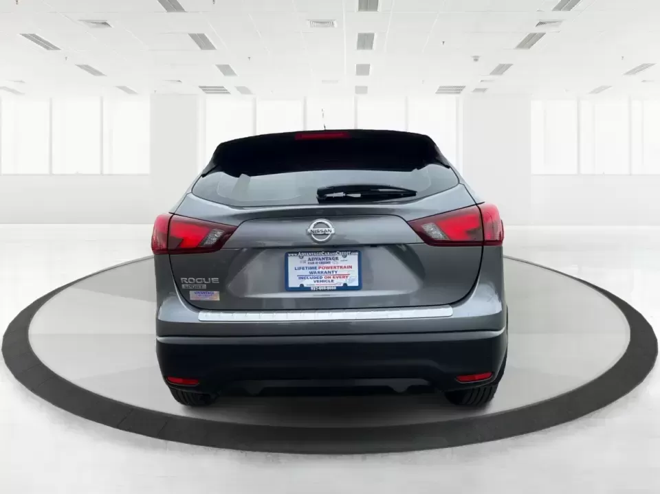 2018 Nissan Rogue S (JN1BJ1CP6JW) with an 2L I-4 gasoline direct injection engine, CVT transmission, located at 4508 South Dixie Dr, Moraine, OH, 45439, (937) 908-9800, 39.689976, -84.218452 - Picture your next week: an easy I75 commute into Dayton, school drop-offs in nearby Kettering, a Costco run, and a weekend drive down to Carillon Historical Park or a quick lap around the Dayton Mall area-all with one SUV that's sized right for real life. This 2018 Nissan Rogue S in sleek Gun Metall - Photo#3