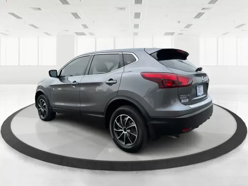 2018 Nissan Rogue S (JN1BJ1CP6JW) with an 2L I-4 gasoline direct injection engine, CVT transmission, located at 4508 South Dixie Dr, Moraine, OH, 45439, (937) 908-9800, 39.689976, -84.218452 - Picture your next week: an easy I75 commute into Dayton, school drop-offs in nearby Kettering, a Costco run, and a weekend drive down to Carillon Historical Park or a quick lap around the Dayton Mall area-all with one SUV that's sized right for real life. This 2018 Nissan Rogue S in sleek Gun Metall - Photo#4