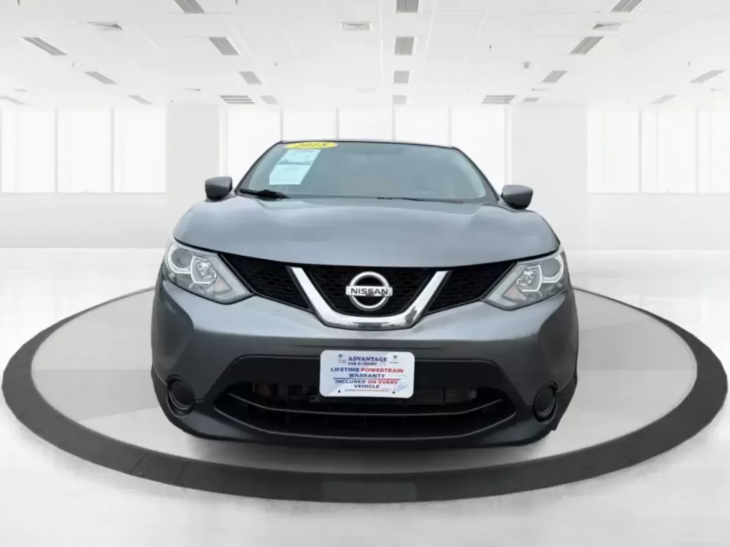 2018 Nissan Rogue S (JN1BJ1CP6JW) with an 2L I-4 gasoline direct injection engine, CVT transmission, located at 401 Woodman Dr, Riverside, OH, 45431, (937) 908-9800, 39.760899, -84.123421 - Picture your next week: an easy I75 commute into Dayton, school drop-offs in nearby Kettering, a Costco run, and a weekend drive down to Carillon Historical Park or a quick lap around the Dayton Mall area-all with one SUV that's sized right for real life. This 2018 Nissan Rogue S in sleek Gun Metall - Photo#7