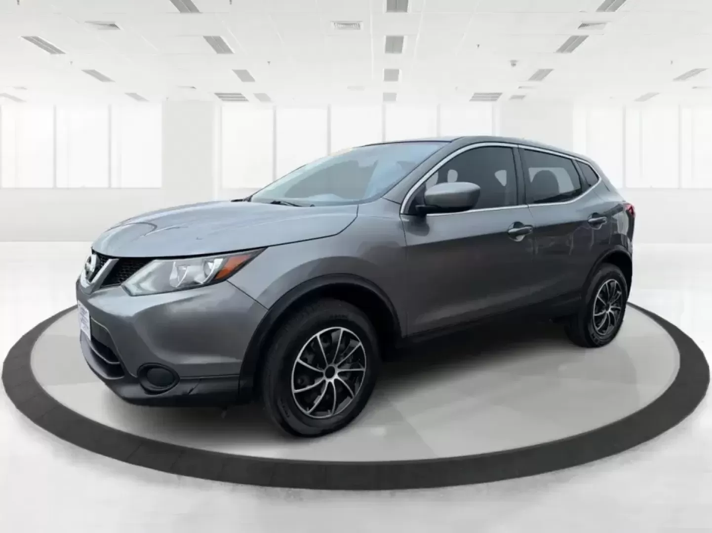 2018 Nissan Rogue S (JN1BJ1CP6JW) with an 2L I-4 gasoline direct injection engine, CVT transmission, located at 401 Woodman Dr, Riverside, OH, 45431, (937) 908-9800, 39.760899, -84.123421 - Picture your next week: an easy I75 commute into Dayton, school drop-offs in nearby Kettering, a Costco run, and a weekend drive down to Carillon Historical Park or a quick lap around the Dayton Mall area-all with one SUV that's sized right for real life. This 2018 Nissan Rogue S in sleek Gun Metall - Photo#8