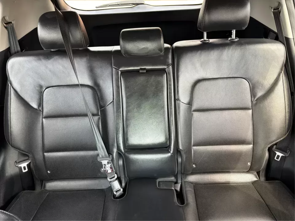 2017 Kia Sportage EX (KNDPN3AC6H7) with an Theta II 2.4L I-4 gasoline direct injection engine, 6A transmission, located at 1951 S Dayton Lakeview Rd., New Carlisle, OH, 45344, (937) 908-9800, 39.890999, -84.050255 - Picture your next weekend: loading up groceries for the week, cruising I70 toward Dayton for dinner plans, or packing the cargo area for a road trip to Huber Heights, Springfield, or a quick getaway near the Great Miami River. This 2017 Kia Sportage EX in Mineral Silver is the kind of practical, com - Photo#14