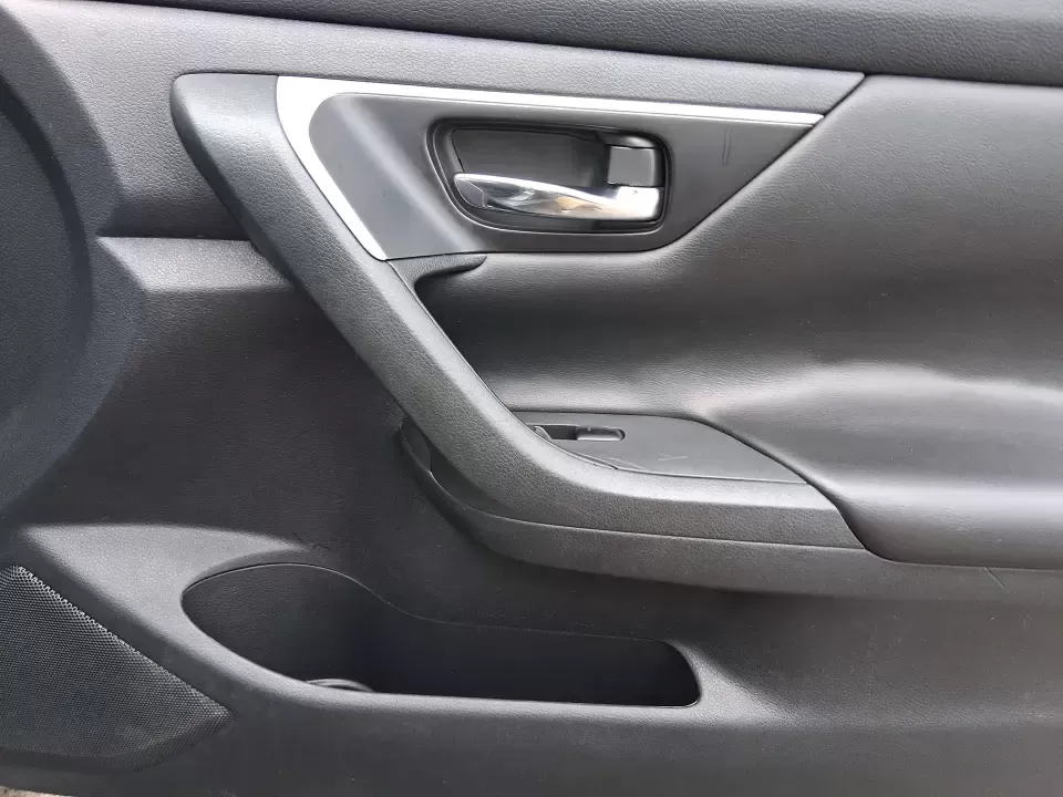 2018 Nissan Altima 2.5 SV (1N4AL3AP0JC) with an 2.5L I-4 DOHC engine, CVT transmission, located at 8750 N County Rd 25A, Piqua, OH, 45356, (937) 908-9800, 40.164391, -84.232513 - 2018 Nissan Altima 2.5 SV - Photo#19