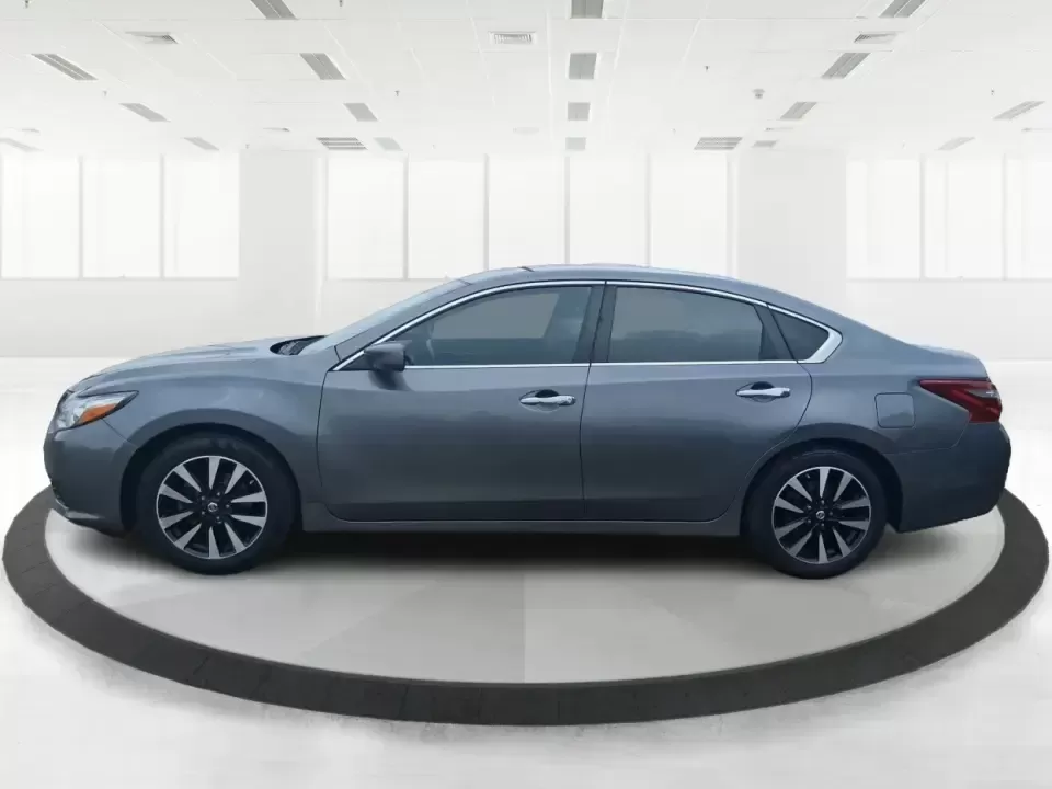 2018 Nissan Altima 2.5 SV (1N4AL3AP0JC) with an 2.5L I-4 DOHC engine, CVT transmission, located at 4508 South Dixie Dr, Moraine, OH, 45439, (937) 908-9800, 39.689976, -84.218452 - Make every mile easier-whether you're tackling a long commute down I75, running kids to practice after school, or planning a weekend day trip to the Miami County Fairgrounds. This 2018 Nissan Altima 2.5 SV in Gun Metallic is the kind of comfortable, efficient sedan that fits real-life schedules in P - Photo#5