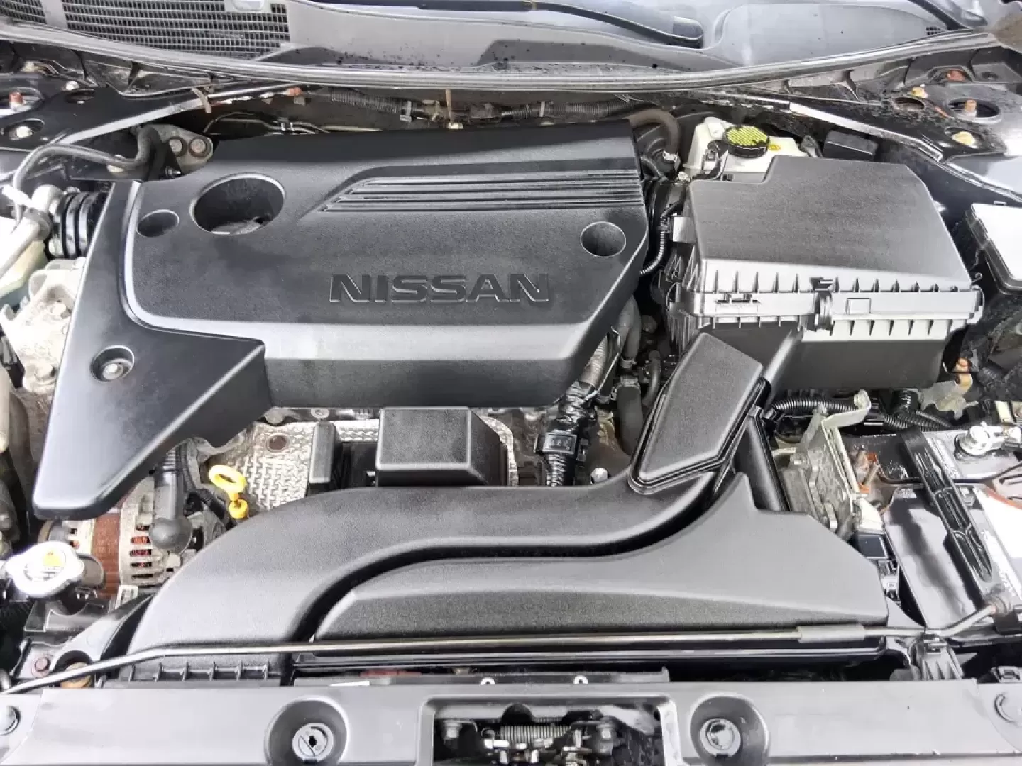 2018 Nissan Altima 2.5 SV (1N4AL3AP0JC) with an 2.5L I-4 DOHC engine, CVT transmission, located at 4508 South Dixie Dr, Moraine, OH, 45439, (937) 908-9800, 39.689976, -84.218452 - Make every mile easier-whether you're tackling a long commute down I75, running kids to practice after school, or planning a weekend day trip to the Miami County Fairgrounds. This 2018 Nissan Altima 2.5 SV in Gun Metallic is the kind of comfortable, efficient sedan that fits real-life schedules in P - Photo#11