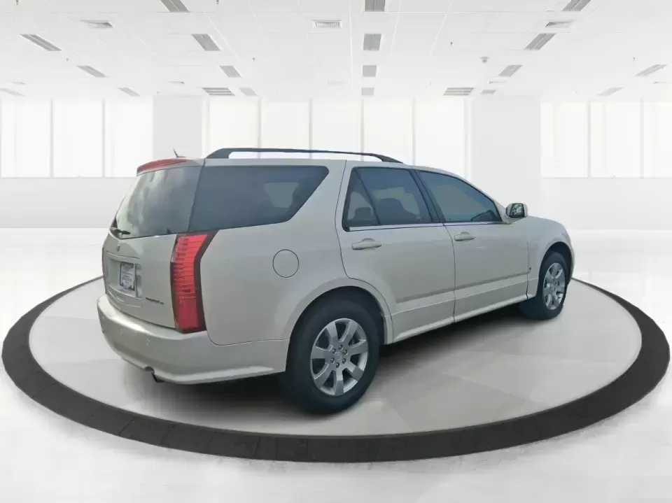 2007 Cadillac SRX V6 (1GYEE637370) with an 3.6L V-6 DOHC engine, 5-Speed Automatic Overdrive transmission, located at 8750 N County Rd 25A, Piqua, OH, 45356, (937) 908-9800, 40.164391, -84.232513 - 2007 Cadillac SRX V6 - Photo#2