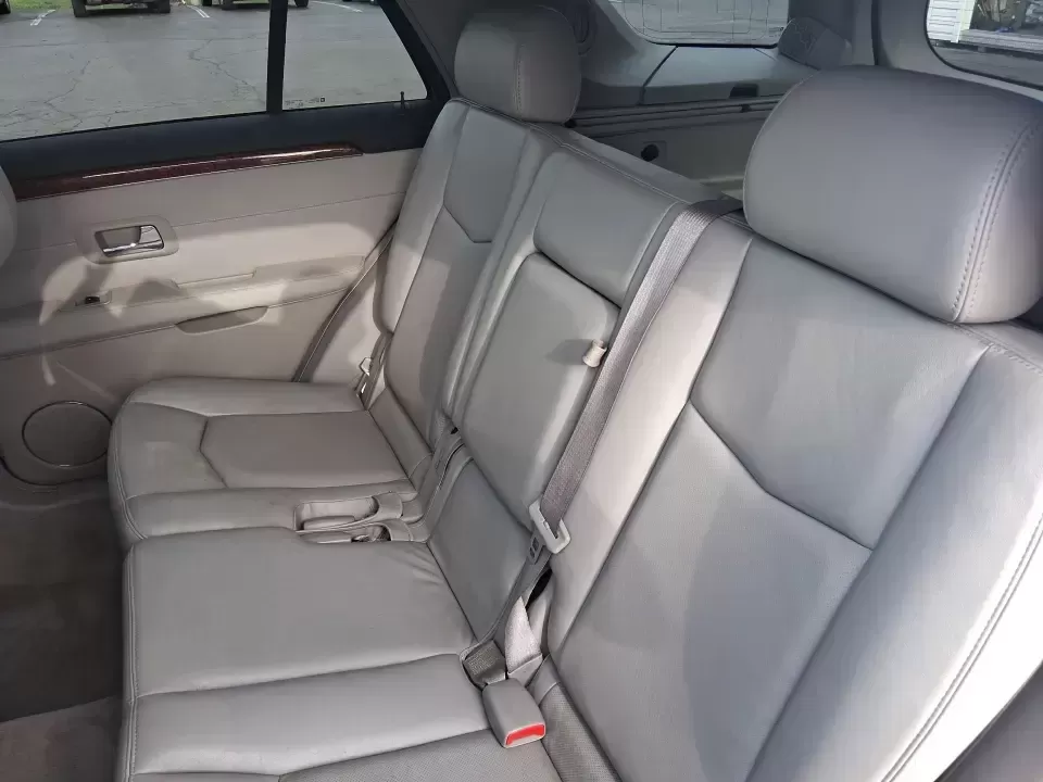 2007 Cadillac SRX V6 (1GYEE637370) with an 3.6L V-6 DOHC engine, 5-Speed Automatic Overdrive transmission, located at 8750 N County Rd 25A, Piqua, OH, 45356, (937) 908-9800, 40.164391, -84.232513 - 2007 Cadillac SRX V6 - Photo#10