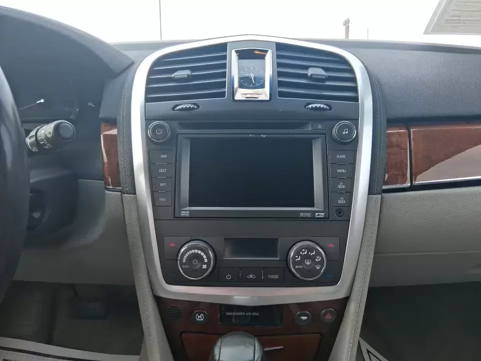 2007 Cadillac SRX V6 (1GYEE637370) with an 3.6L V-6 DOHC engine, 5-Speed Automatic Overdrive transmission, located at 8750 N County Rd 25A, Piqua, OH, 45356, (937) 908-9800, 40.164391, -84.232513 - 2007 Cadillac SRX V6 - Photo#13