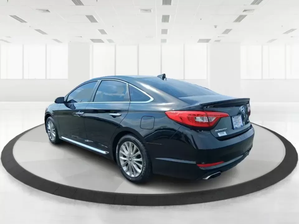 2015 Hyundai Sonata Limited (5NPE34AF5FH) with an 2.4L I-4 gasoline direct injection engine, 6-Speed Automatic transmission, located at 1184 Kauffman Ave, Fairborn, OH, 45324, (937) 908-9800, 39.807072, -84.030914 - Long commute down I675, daily runs between Wright-Patterson AFB and Beavercreek, or a weekend road trip to Yellow Springs? This 2015 Hyundai Sonata Limited is the kind of comfortable, tech-savvy sedan that fits real life in Fairborn-quiet on the highway, easy to park downtown, and loaded with premiu - Photo#4