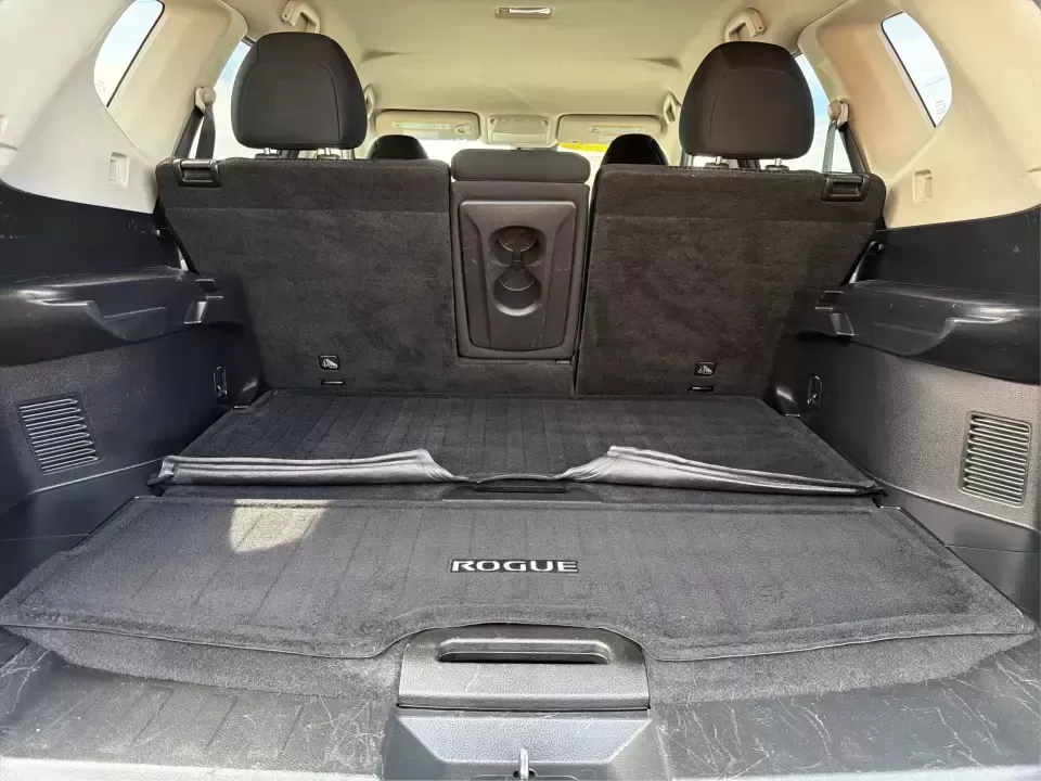 2020 Nissan Rogue SV Intelligent AWD (JN8AT2MV6LW) with an 2.5L I-4 DOHC engine, CVT transmission, located at 1951 S Dayton Lakeview Rd., New Carlisle, OH, 45344, (937) 908-9800, 39.890999, -84.050255 - Picture your next Ohio road trip: the kids buckled in, luggage loaded, and you cruising from New Carlisle to Yellow Springs or downtown Dayton with confidence-no worrying about winter weather, long commutes, or tight parking lots. This 2020 Nissan Rogue SV Intelligent AWD is the kind of practical, c - Photo#12