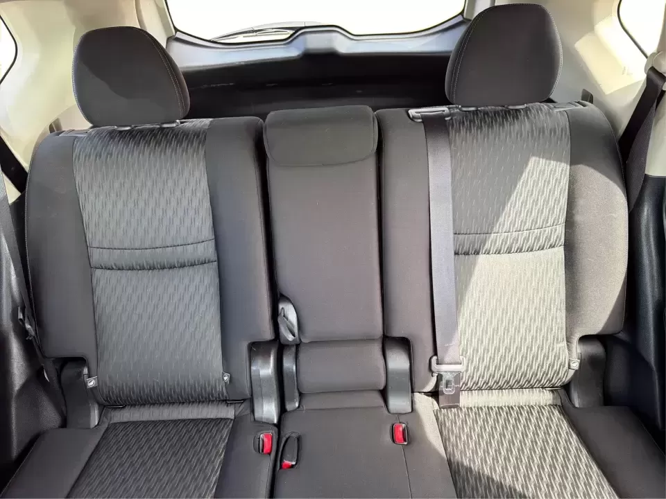 2020 Nissan Rogue SV Intelligent AWD (JN8AT2MV6LW) with an 2.5L I-4 DOHC engine, CVT transmission, located at 1951 S Dayton Lakeview Rd., New Carlisle, OH, 45344, (937) 908-9800, 39.890999, -84.050255 - Picture your next Ohio road trip: the kids buckled in, luggage loaded, and you cruising from New Carlisle to Yellow Springs or downtown Dayton with confidence-no worrying about winter weather, long commutes, or tight parking lots. This 2020 Nissan Rogue SV Intelligent AWD is the kind of practical, c - Photo#14