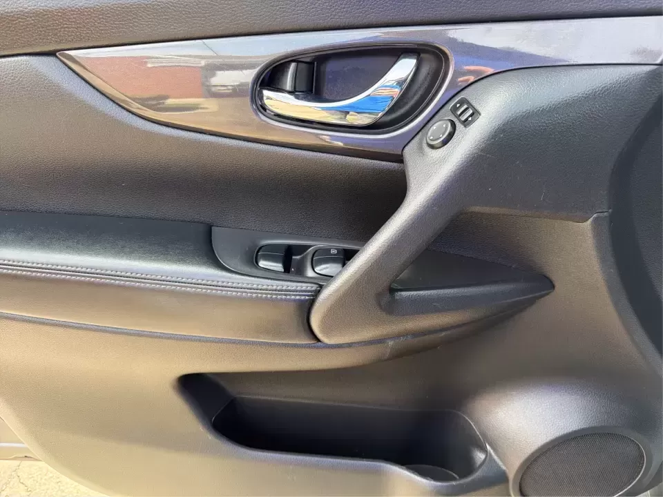 2020 Nissan Rogue SV Intelligent AWD (JN8AT2MV6LW) with an 2.5L I-4 DOHC engine, CVT transmission, located at 1951 S Dayton Lakeview Rd., New Carlisle, OH, 45344, (937) 908-9800, 39.890999, -84.050255 - Picture your next Ohio road trip: the kids buckled in, luggage loaded, and you cruising from New Carlisle to Yellow Springs or downtown Dayton with confidence-no worrying about winter weather, long commutes, or tight parking lots. This 2020 Nissan Rogue SV Intelligent AWD is the kind of practical, c - Photo#18