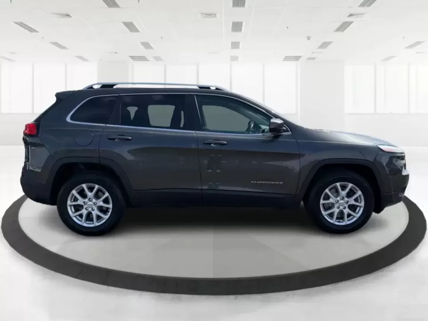 2014 Jeep Cherokee Latitude (1C4PJMCS8EW) with an 3.2L V6 DOHC 24V engine, 9-Speed Automatic transmission, located at 880 E. National Road, Vandalia, OH, 45377, (937) 908-9800, 39.891918, -84.183594 - Weekend escapes to Taylorsville MetroPark, snowy school drop-offs, or a comfortable daily commute down I75-this 2014 Jeep Cherokee Latitude is built for the Vandalia, OH lifestyle. With confident 4WD/AWD capability, a smooth 9Speed Automatic transmission, and a strong 3.2L V6 DOHC 24V engine, it's t - Photo#1