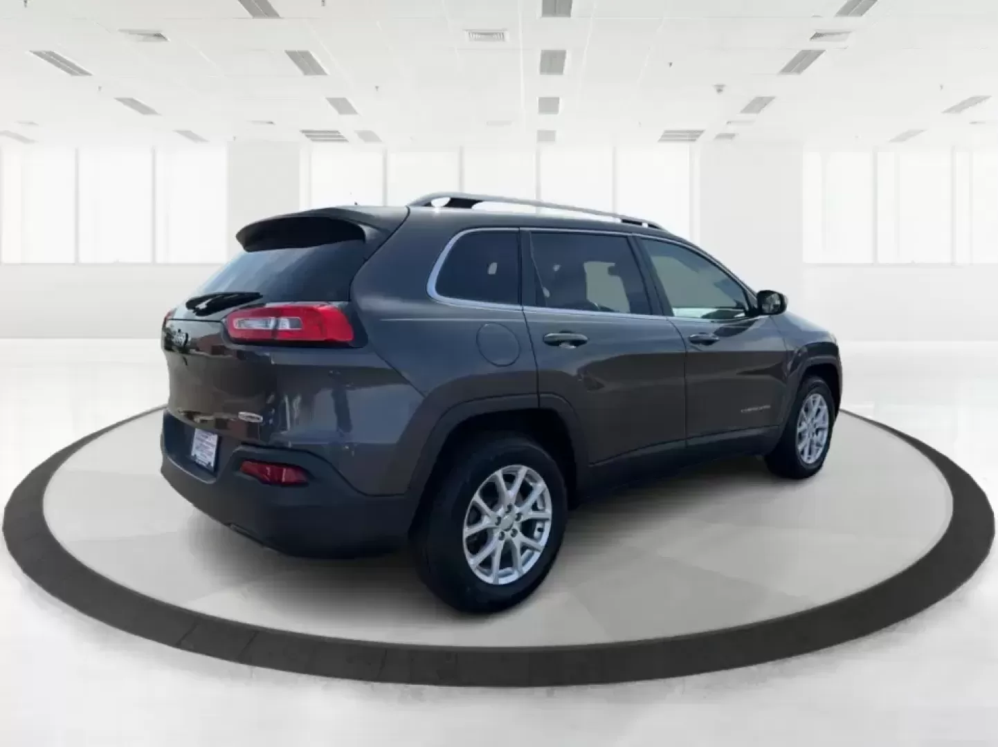 2014 Jeep Cherokee Latitude (1C4PJMCS8EW) with an 3.2L V6 DOHC 24V engine, 9-Speed Automatic transmission, located at 880 E. National Road, Vandalia, OH, 45377, (937) 908-9800, 39.891918, -84.183594 - Weekend escapes to Taylorsville MetroPark, snowy school drop-offs, or a comfortable daily commute down I75-this 2014 Jeep Cherokee Latitude is built for the Vandalia, OH lifestyle. With confident 4WD/AWD capability, a smooth 9Speed Automatic transmission, and a strong 3.2L V6 DOHC 24V engine, it's t - Photo#2