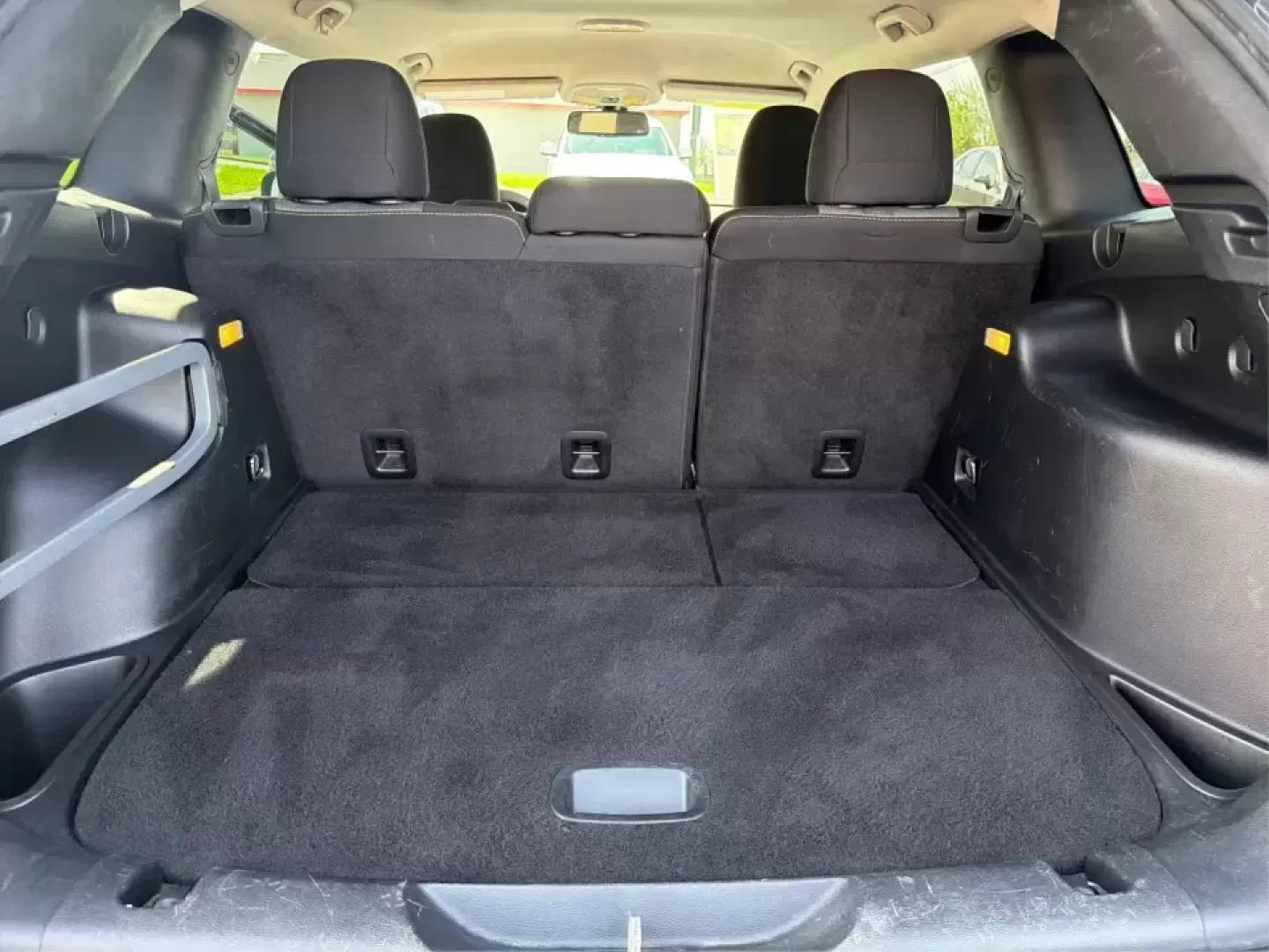 2014 Jeep Cherokee Latitude (1C4PJMCS8EW) with an 3.2L V6 DOHC 24V engine, 9-Speed Automatic transmission, located at 880 E. National Road, Vandalia, OH, 45377, (937) 908-9800, 39.891918, -84.183594 - Weekend escapes to Taylorsville MetroPark, snowy school drop-offs, or a comfortable daily commute down I75-this 2014 Jeep Cherokee Latitude is built for the Vandalia, OH lifestyle. With confident 4WD/AWD capability, a smooth 9Speed Automatic transmission, and a strong 3.2L V6 DOHC 24V engine, it's t - Photo#12