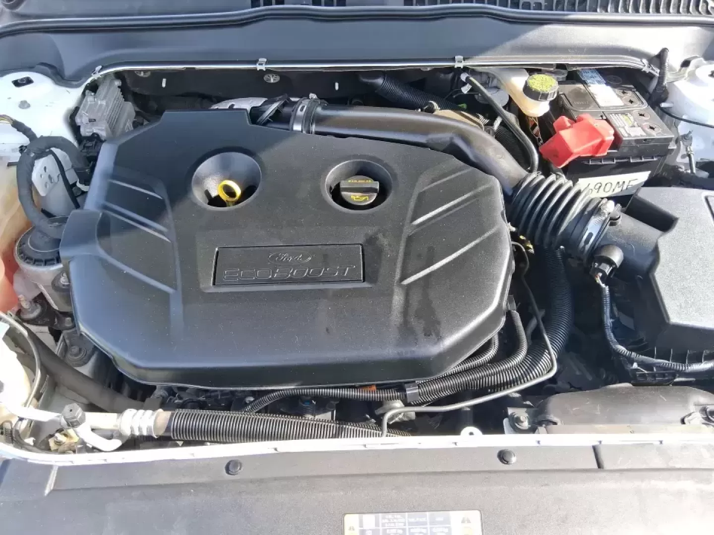 2016 Ford Fusion SE (3FA6P0H91GR) with an 2.0L L4 DOHC 16V engine, 6-Speed Automatic transmission, located at 880 E. National Road, Vandalia, OH, 45377, (937) 908-9800, 39.891918, -84.183594 - Need a dependable commuter that can handle I75 traffic, school drop-offs, and weekend runs to Dayton without draining your budget? This 2016 Ford Fusion SE in Oxford White is the kind of practical, comfortable sedan that fits real life in Vandalia-smooth for daily driving, efficient on regular unlea - Photo#11