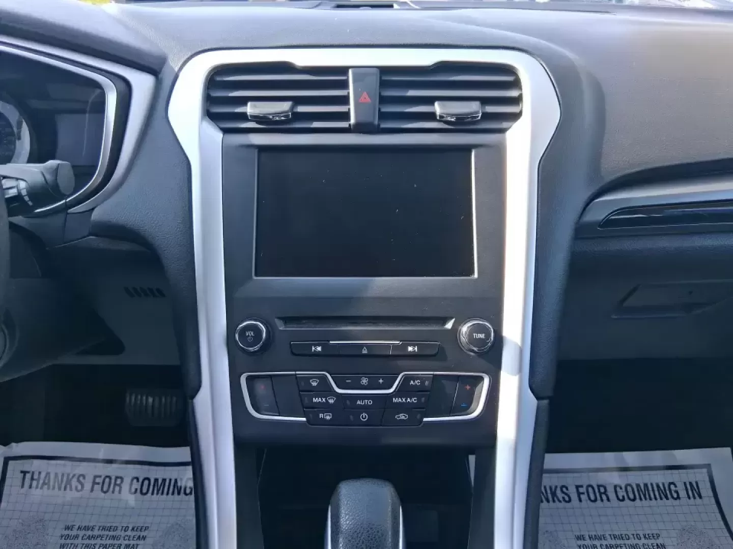 2016 Ford Fusion SE (3FA6P0H91GR) with an 2.0L L4 DOHC 16V engine, 6-Speed Automatic transmission, located at 880 E. National Road, Vandalia, OH, 45377, (937) 908-9800, 39.891918, -84.183594 - Need a dependable commuter that can handle I75 traffic, school drop-offs, and weekend runs to Dayton without draining your budget? This 2016 Ford Fusion SE in Oxford White is the kind of practical, comfortable sedan that fits real life in Vandalia-smooth for daily driving, efficient on regular unlea - Photo#13