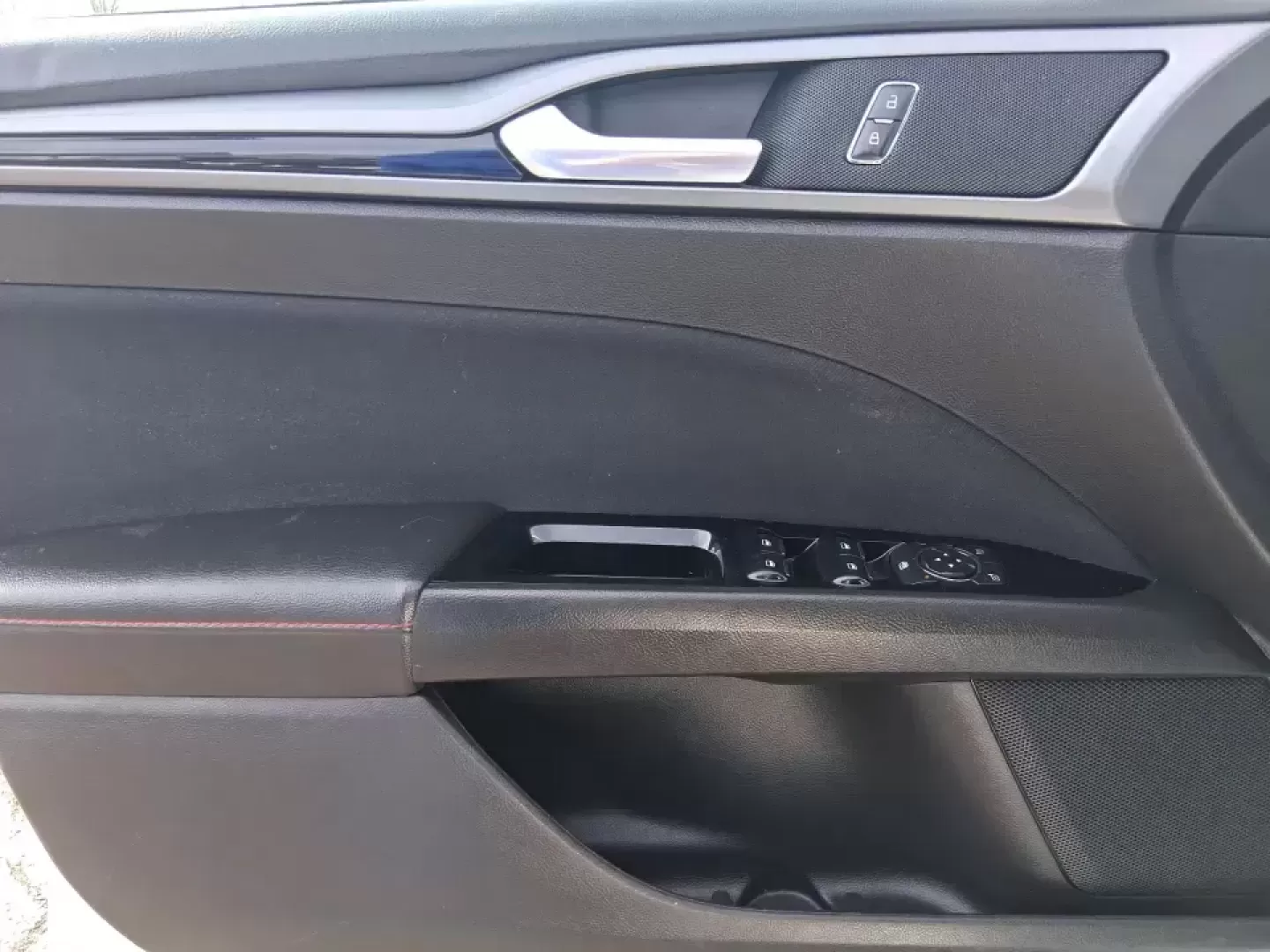 2016 Ford Fusion SE (3FA6P0H91GR) with an 2.0L L4 DOHC 16V engine, 6-Speed Automatic transmission, located at 880 E. National Road, Vandalia, OH, 45377, (937) 908-9800, 39.891918, -84.183594 - Need a dependable commuter that can handle I75 traffic, school drop-offs, and weekend runs to Dayton without draining your budget? This 2016 Ford Fusion SE in Oxford White is the kind of practical, comfortable sedan that fits real life in Vandalia-smooth for daily driving, efficient on regular unlea - Photo#19